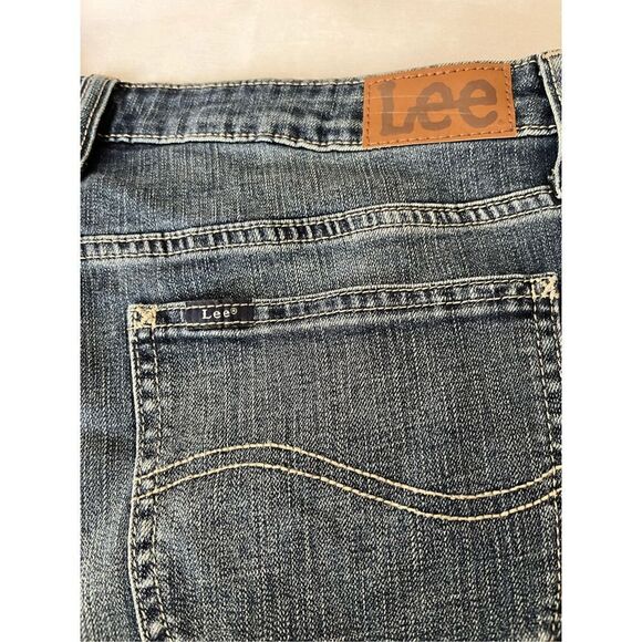 Lee Regular Fit Capri Mid Rise Jeans - Picture 5 of 15